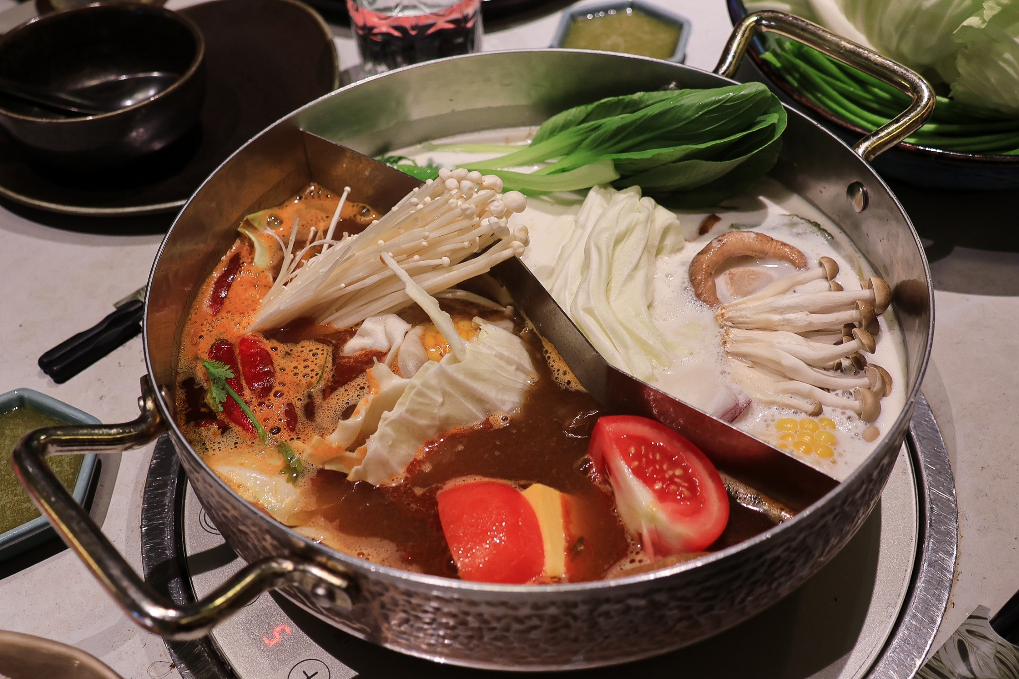 美食｜東區泰好吃 ◤COCA 泰式海鮮火鍋◢ 質感泰式火鍋、每日限量私房菜也是必點
